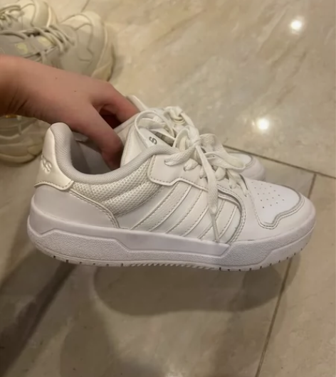 正品阿迪 感兴趣的话点“我想要”和我私聊吧～