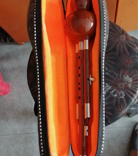 葫芦丝 外出工作时候一个朋友送的。我也吹不...