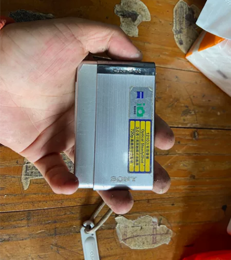 索尼DSC-T90照相机功能正常原装电池内...