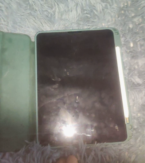 iPad Pro2021二代笔嘎嘎新无划痕...