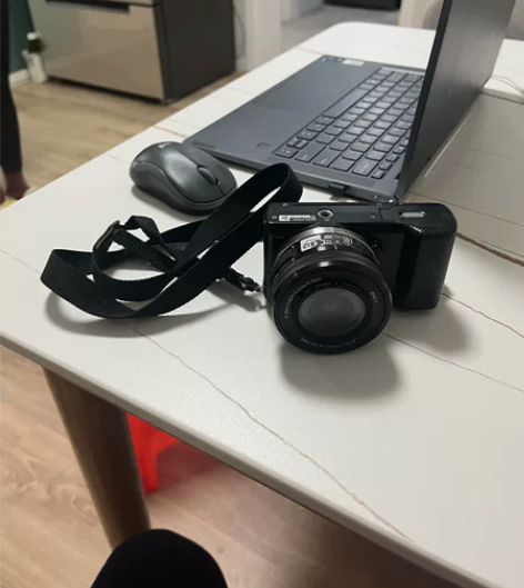 索尼微单@5000,13年买的,基本没怎么...