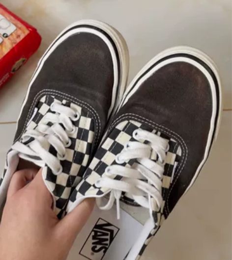 正品Vans男鞋 42码 图五那放久了有点...