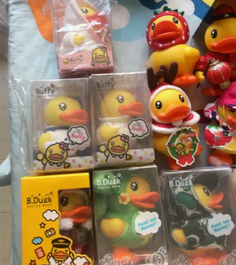 b.duck 小黄鸭 钱箱就这些要出售的....