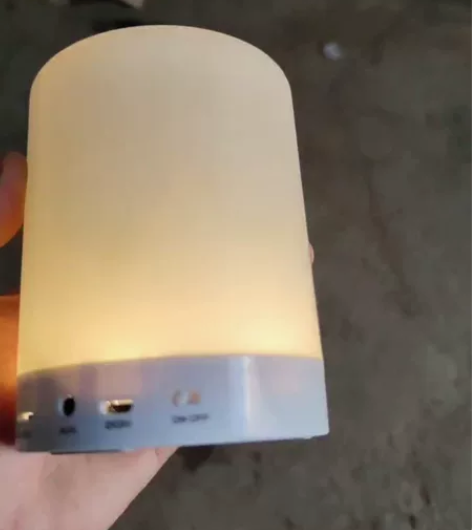 多彩蓝牙小音响 成色如图，