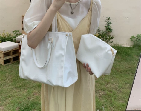 果柠莞尔 女士包全新 感兴趣的话点“我想要...