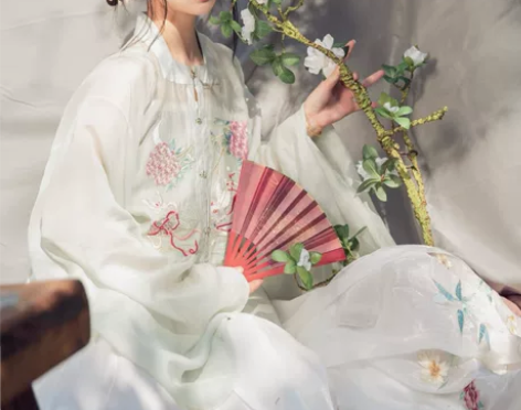 司南阁原创铃铛·兔子明制淡绿色汉服女款刺绣...