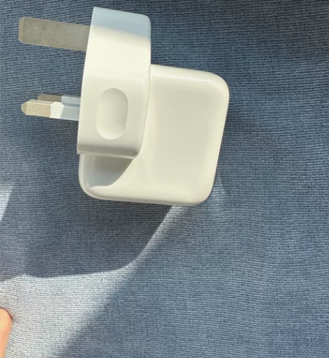 苹果港版原装充电头，10w的。全新没用过 ...