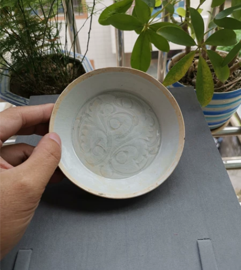 颂湖田凤尾洗 淡雅似玉，刻工犀利流畅非常精...