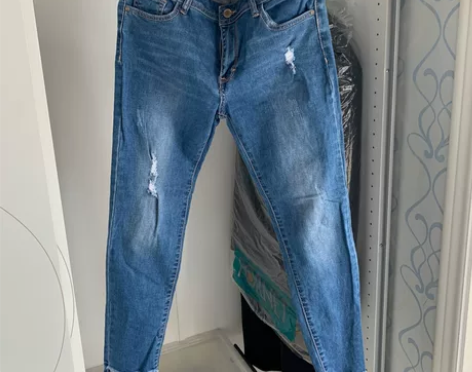 6IXTY8IGHT女士中腰破洞牛仔裤长裤...