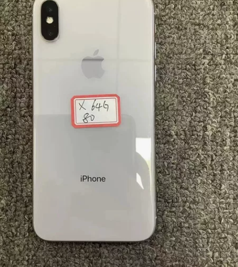 X 国行64G,换过电池效率80,其他配件...