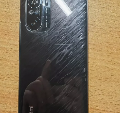 红米k40pro黑色，一直当备用机，屏幕侧...