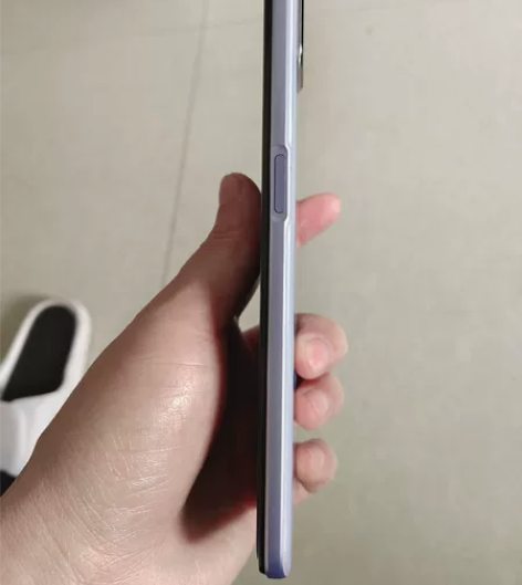 OPPO A72，8+3+128，天玑72...