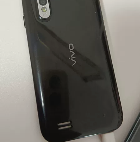 vivo老型号手机 如图 感兴趣的话点“我...