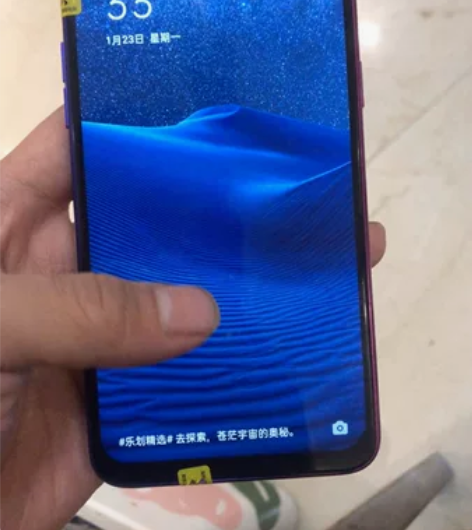 OPPO。R17 6+128G。换了国产屏...