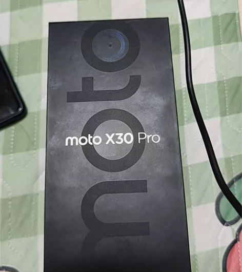 摩托罗拉moto X30pro，12+51...