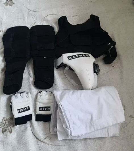 空手道 护具 M号 极真道馆套装 感兴趣的...