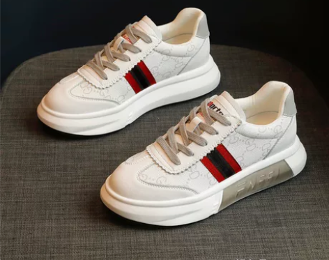 全新 休闲鞋运动鞋板鞋 36码 带全套包装...