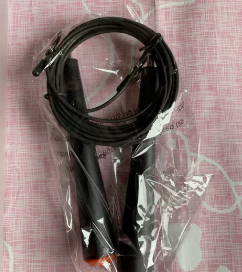 全新跳绳,居家健身利器,需要的拿走,我用不...