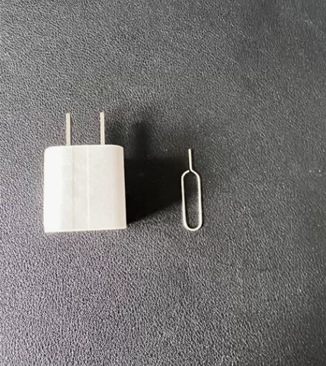 全新苹果原装充电头 白色 5W 全新未使用...