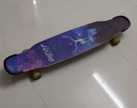 长板滑板,买来都不怎么玩,就闲置出了。 配...