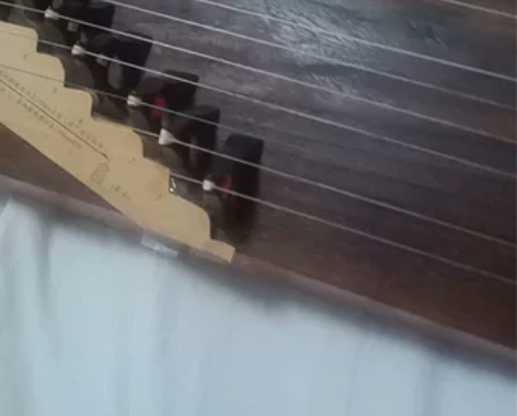 古筝。长一米六。在家里摆着好看的。没用过。...