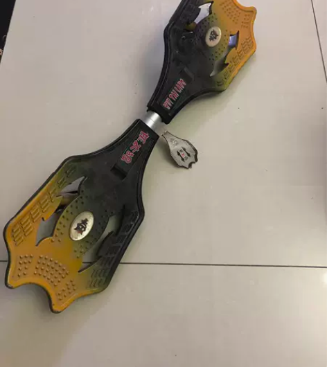 灰太狼蛇形滑板 全新，吊牌都没拆，买回来小...