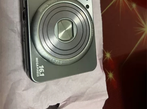 索尼数码相机,有的东西全部在这,电池没电了...