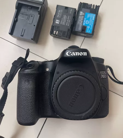 出自用佳能70D单反相机单机身 成色很新，...