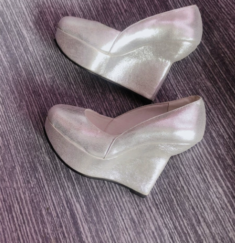 全新里外全皮单鞋手机实拍图,跟高11厘米,...