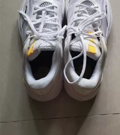 得物里面买的，李宁专柜正品男鞋，43码，穿...