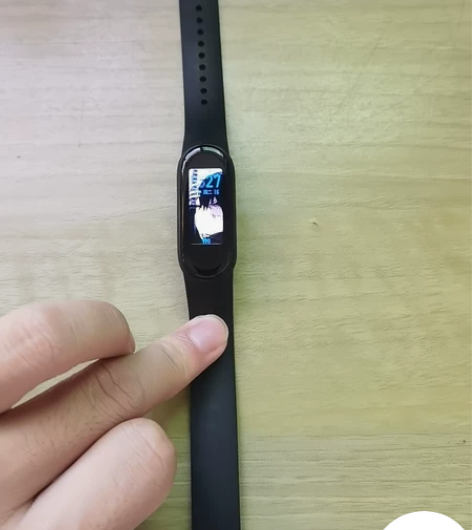 小米手环5nfc版用了整一年 高一开学买的...