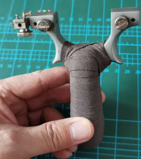 惊魂弹弓，440材质，带瞄具扳手全套，看清...