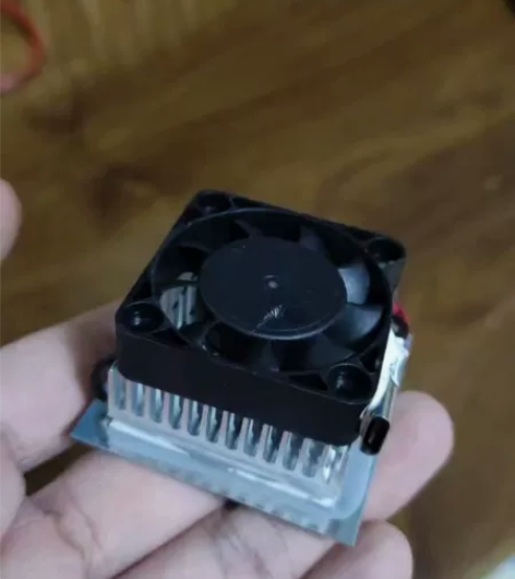 手机制冷散热器 散热背夹 冰封散热 半导体...