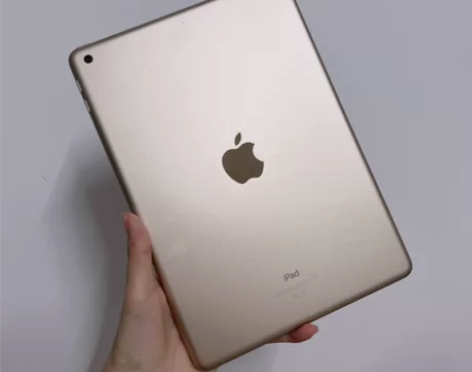 出自用ipad第五代，128G，土豪金。国...