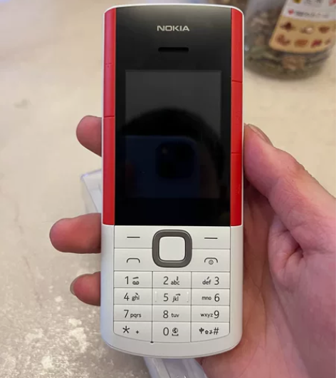 诺基亚5710 仅拆成色 同城出售 喜欢的...