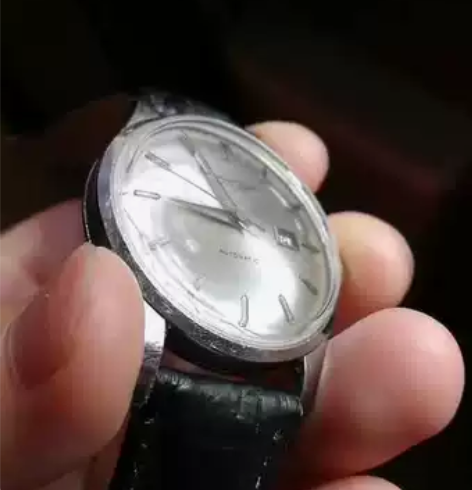 万国啄木鸟机芯手表 型号C.8531,表蒙...