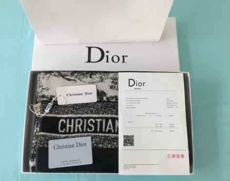 【低价捡漏】DIOR/迪奥山水画围巾 送礼...