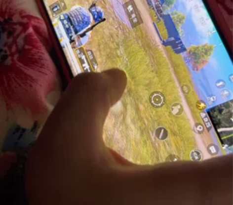 小米8，6+64，骁龙845处理器，可以玩...