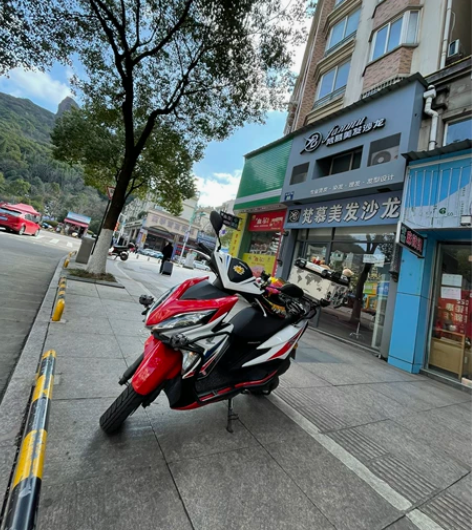 新大洲本田 裂行 RX125Fi 无倒无摔...