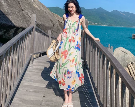法式风情小众度假风宽松印花吊带裙夏季海边度...