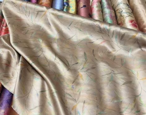 【香云纱】树枝小蓝莓和小小七星瓢虫湖丝重缎...