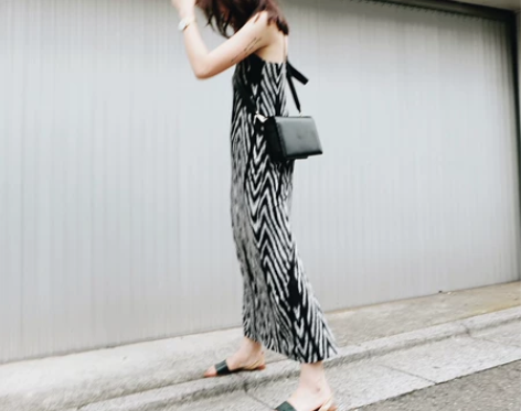 iWiNG早秋新款 极简风纸片人版型显身材...