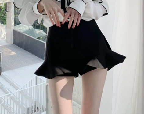 柳三三 2019新款极简风黑色高腰荷叶边时...