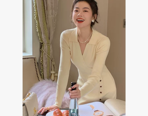 许大晴 港风复古针织裙女连衣裙V领显瘦内搭...