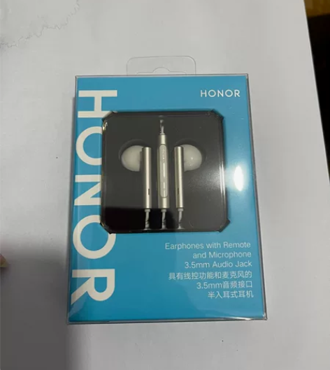 荣耀原装耳机，全新未拆封 感兴趣的话点“我...