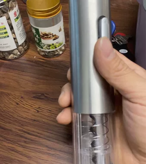 红酒开瓶器，充电款 感兴趣的话点“我想要”...