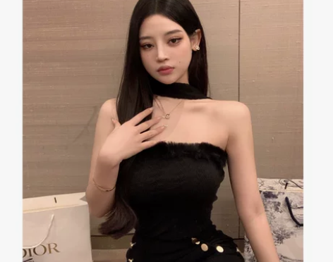 luna潞娜 黑色挂脖抹胸打底背心女秋冬短...