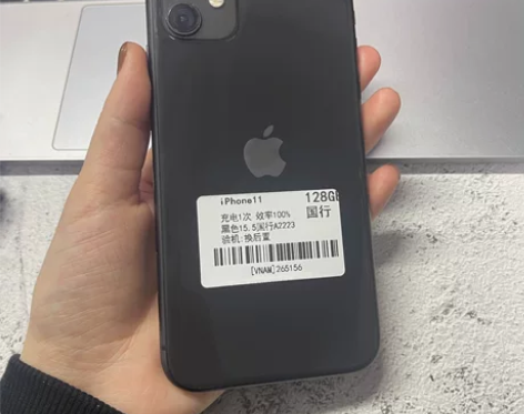 苹果11黑色128g国行双卡 插卡即用，三...