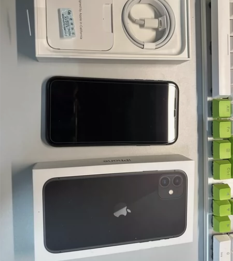 换14pro Max了，出一台官方在保iP...