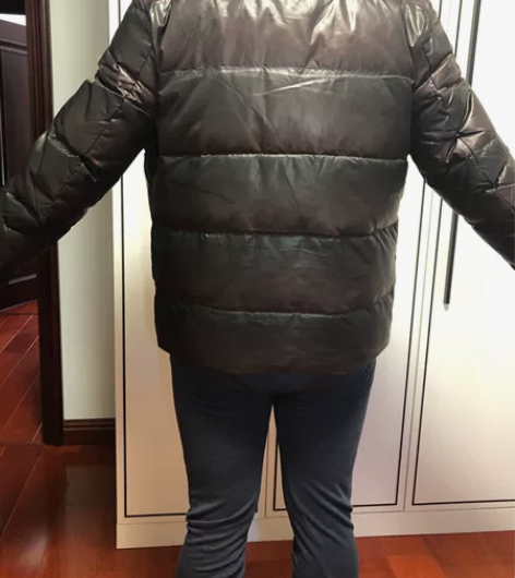 男士羽绒服，2022年买的穿了一个多月8成...